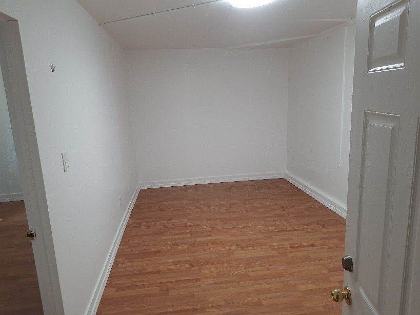 1st image of 1050 Walnut Woods Ct