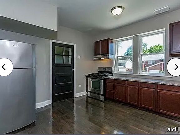 3rd image of 7961 S Essex Ave