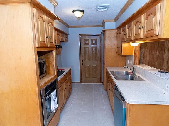 3rd image of 3436 Ash Ln