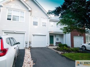 102 Harvest Ln, Monmouth Junction, NJ 08852