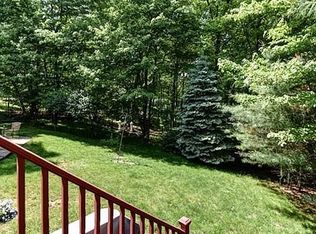 394 Old Farm Rd, Franklin, MA 02038