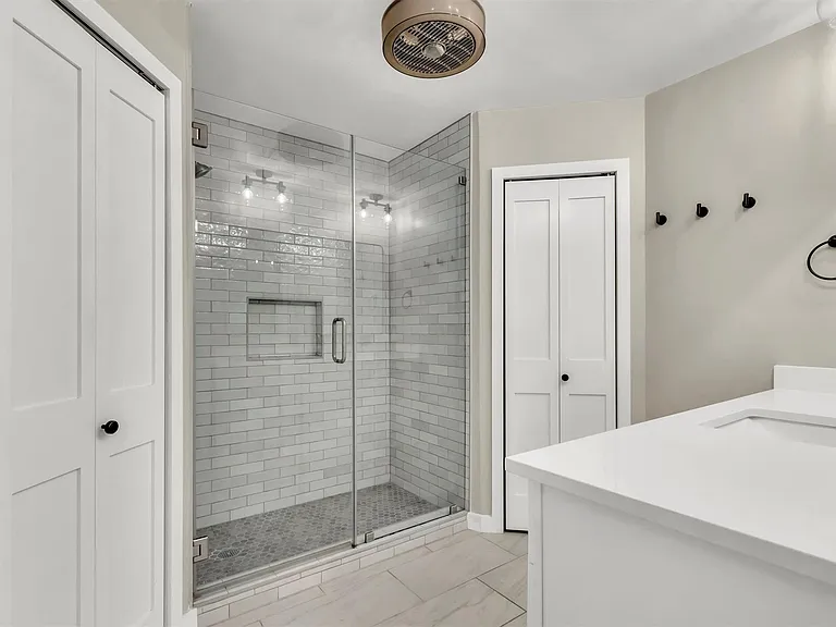 4805 Gerona Dr — Photo 15