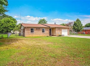 2222 Kingsberry Ln, Fayetteville, NC 28304