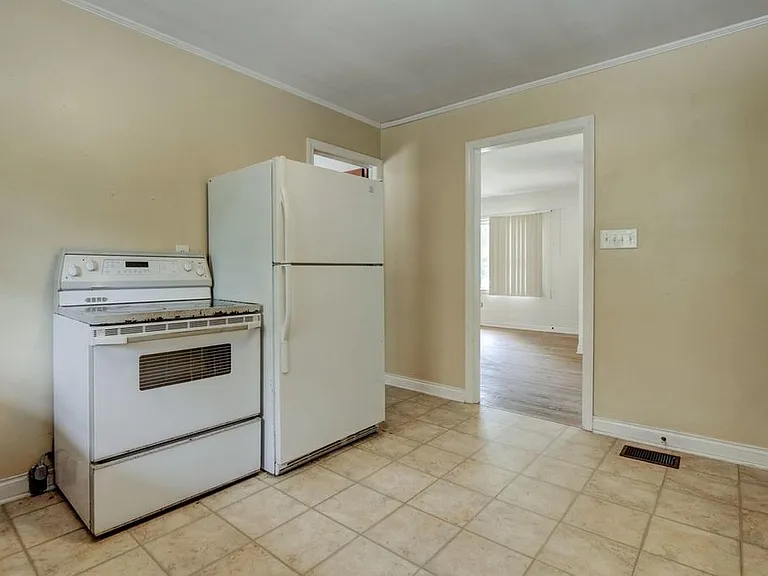 219 Spruce Cir — Photo 6