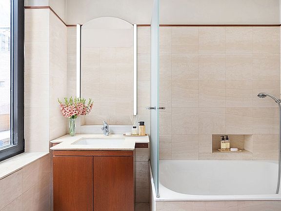 5th image of 480 Park Ave APT 5G