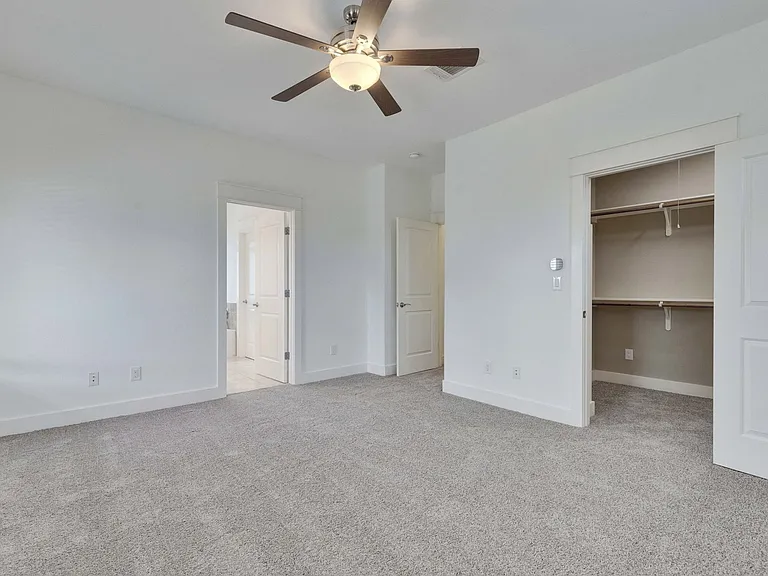 2902 E 13th St — Photo 11