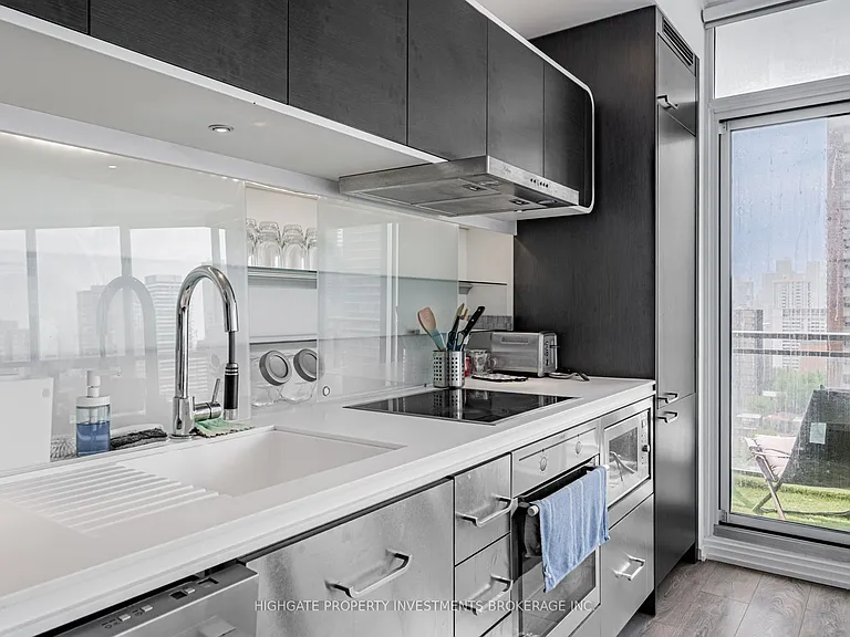 45 Charles St E #1801 — Photo 7