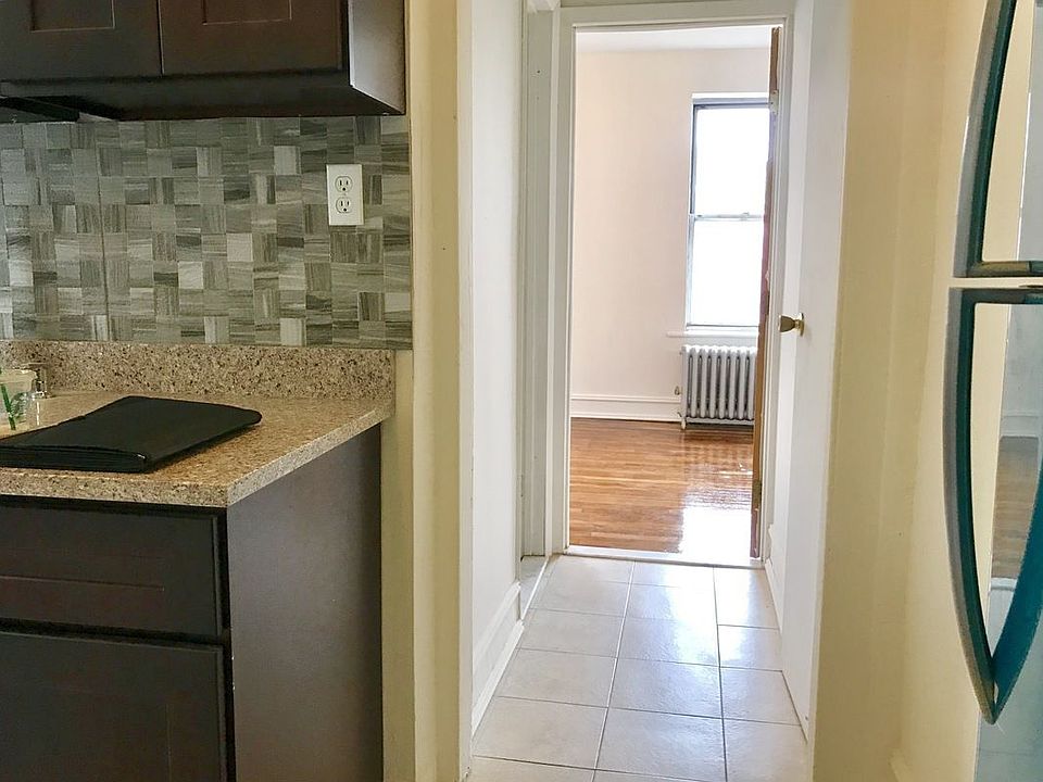 1st image of 2131 27th St APT C4