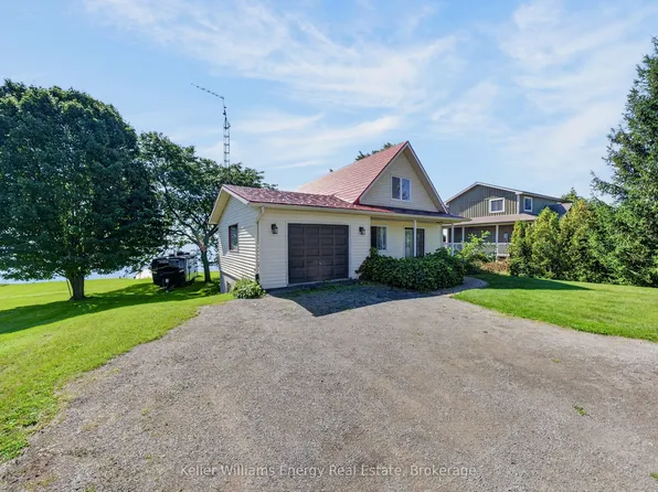16169 Loyalist Pkwy, Prince Edward County, ON K0K 1G0