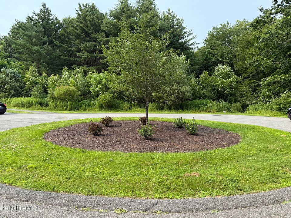 1st image of 39 Old Farm Ln
