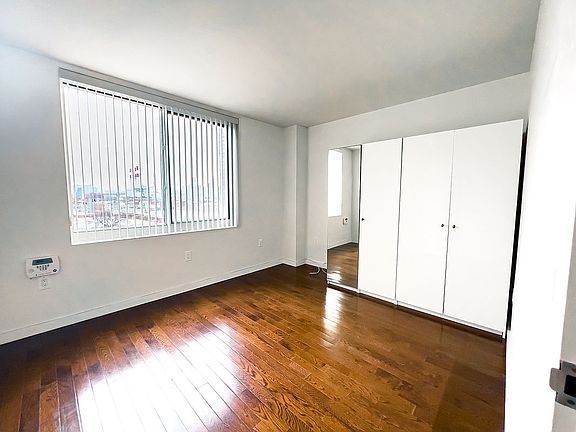 2nd image of 12-15 Broadway #816
