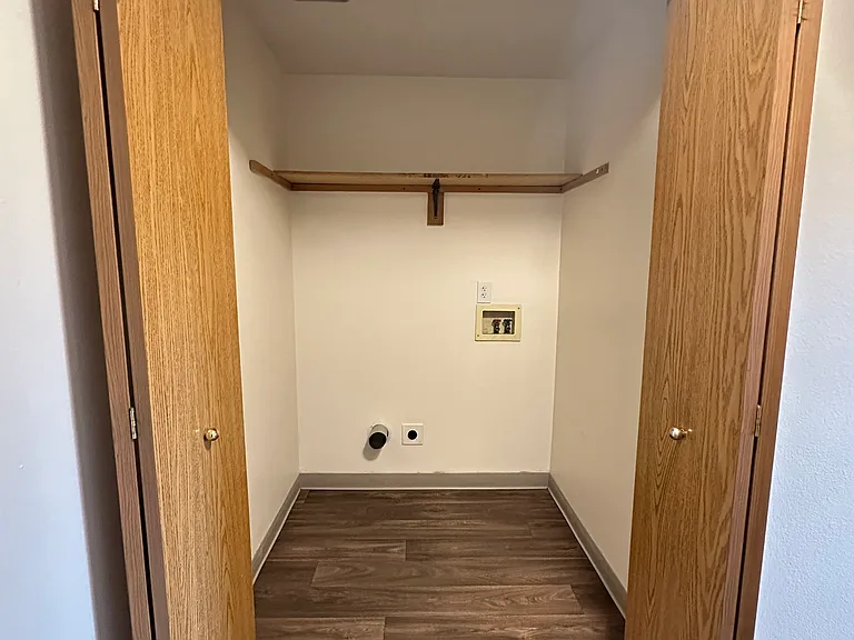 Eastman Heights Apartments — Photo 7
