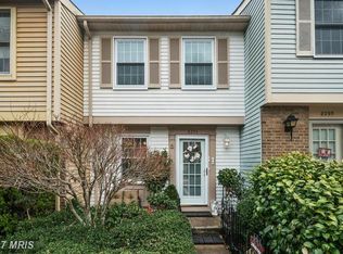 8293 Crestmont Cir, Springfield, VA 22153