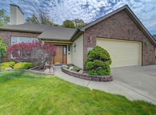 2304 Northgate Blvd, Auburn, IN 46706