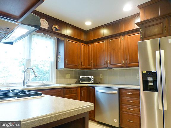 4th image of 7431 Westwood Park Ln