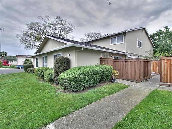 3rd image of 310 San Petra Ct APT 3