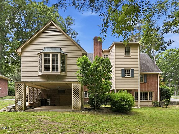 3rd image of 212 Hillcrest Dr