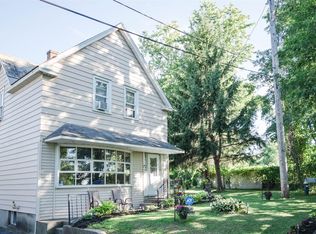 7 Pansy St, Albany, NY 12205