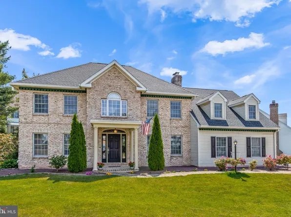 15 Egret Cir, Denver, PA 17517