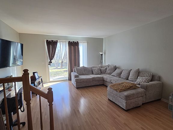 3rd image of 237 Camel Bend Ct