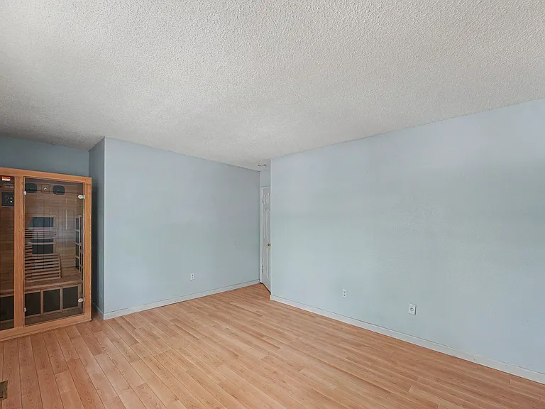 1511 Seneca Cir #131 — Photo 16