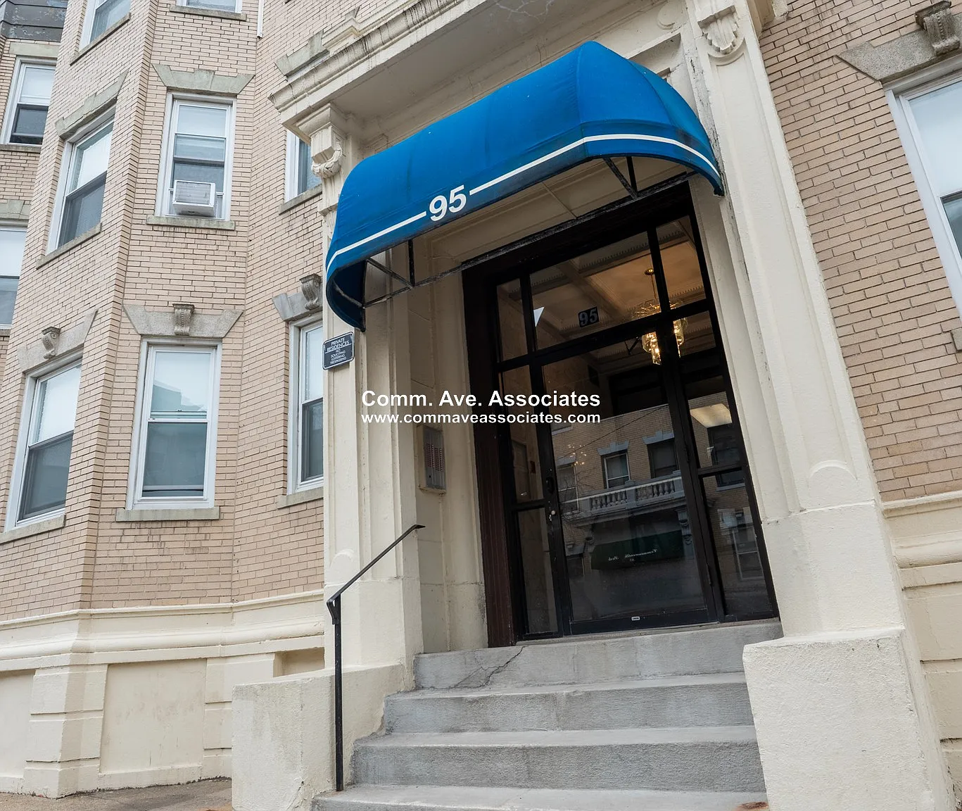 1 bed, 1.0 bath, $2,350 — Photo 2