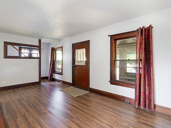 4th image of 2084 Wascana Ave