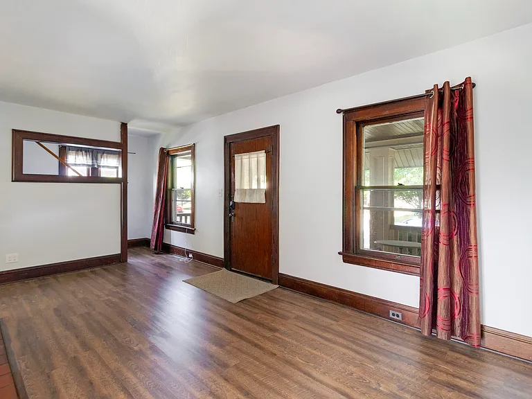 2084 Wascana Ave — Photo 4