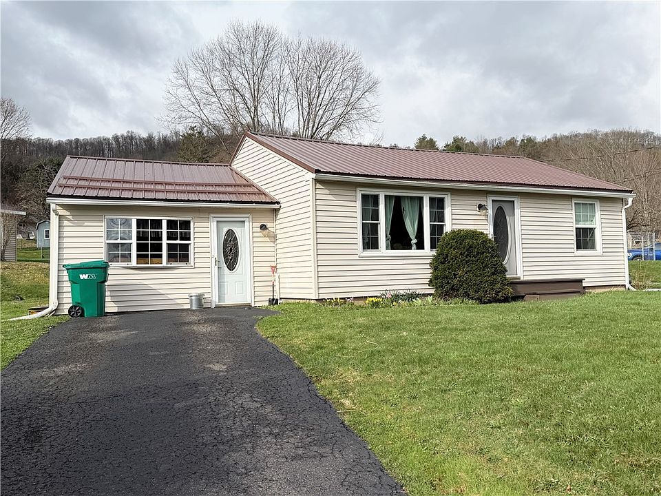1st image of 18 Clark Dr