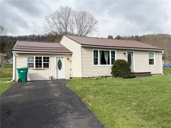 18 Clark Dr, Bradford, PA 16701