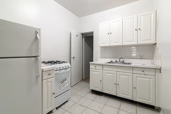 Rented by Warburg | media 3