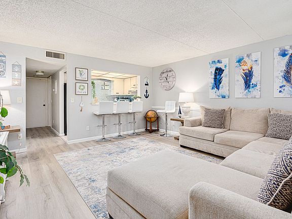 3rd image of 633 S Palmetto Ave APT 204