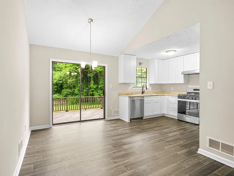 1756 Harbin Rd SW — Photo 3