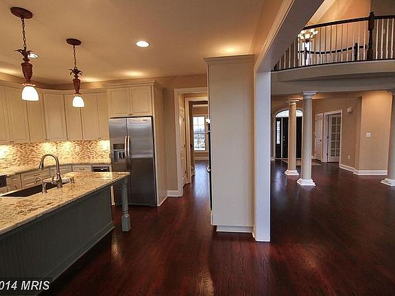 3rd image of 242 Inez Ln
