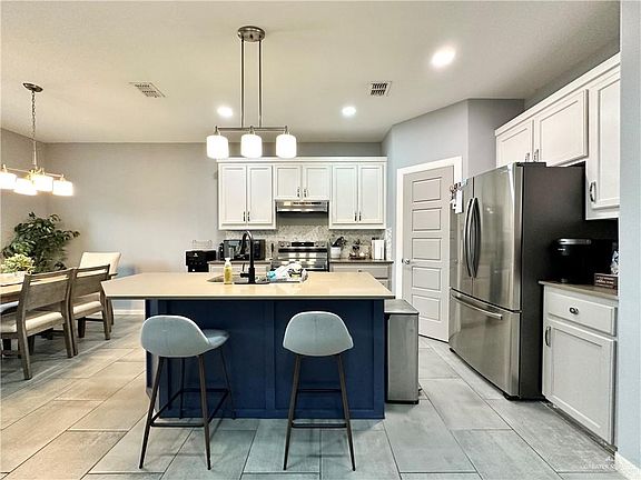 4th image of 1426 New Orleans Cir