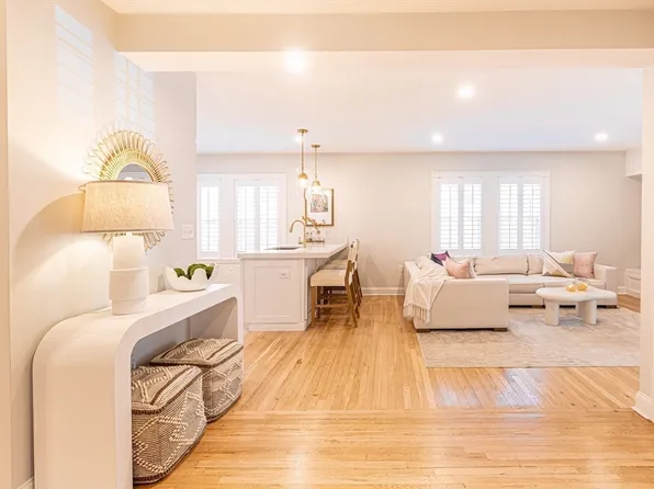 16 Park Ave #1, Winchester, MA 01890