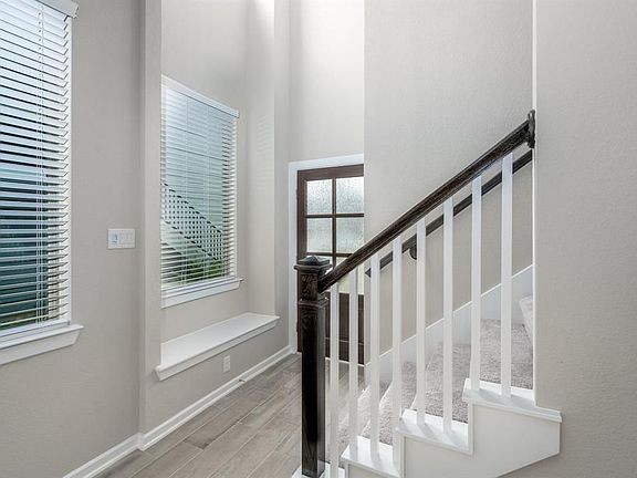 5th image of 533 Long Leaf Pine Dr