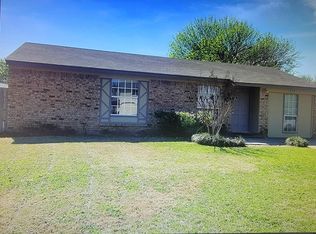 624 S Walnut Creek Dr, Mansfield, TX 76063