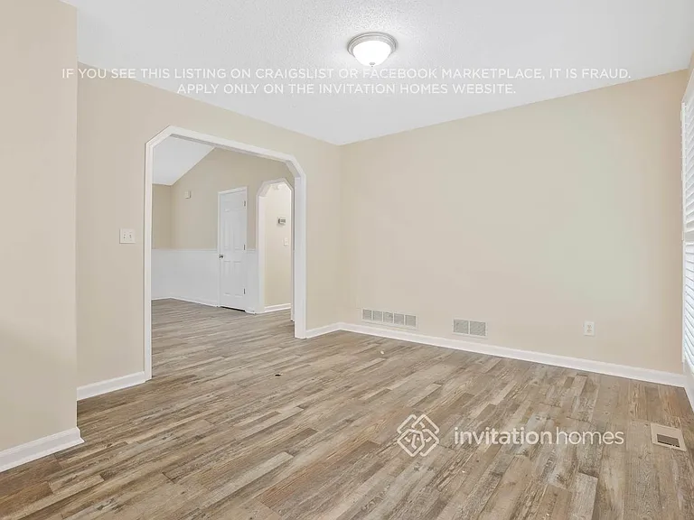 251 Warrenton Dr — Photo 12