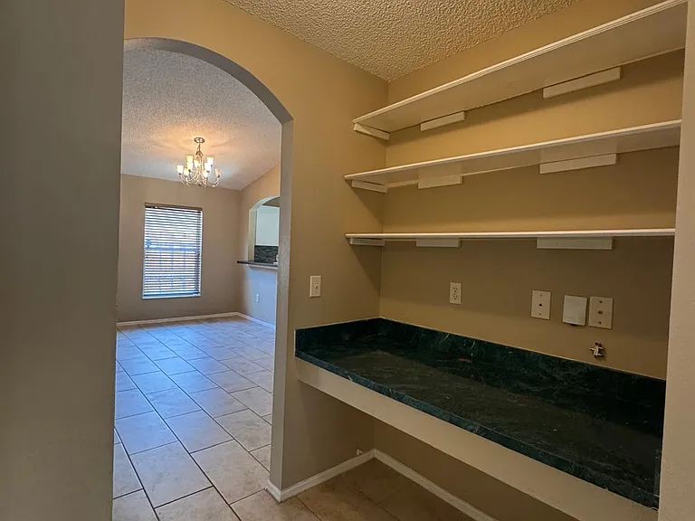 2713 Palm Isle Way — Photo 14