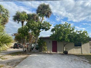 4 Manor Ct APT B, Englewood, FL 34223