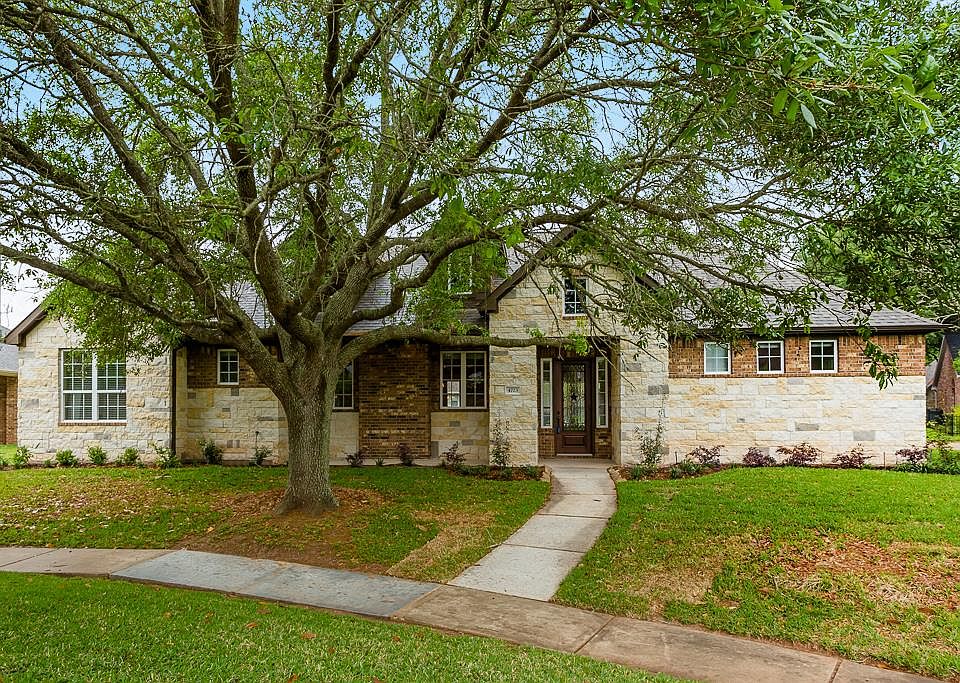 1st image of 4723 Lake Village Dr