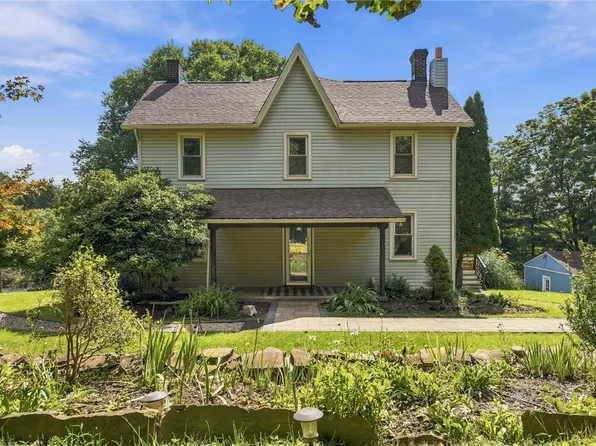 2137 Fairhill Playground Rd, Sewickley, PA 15143