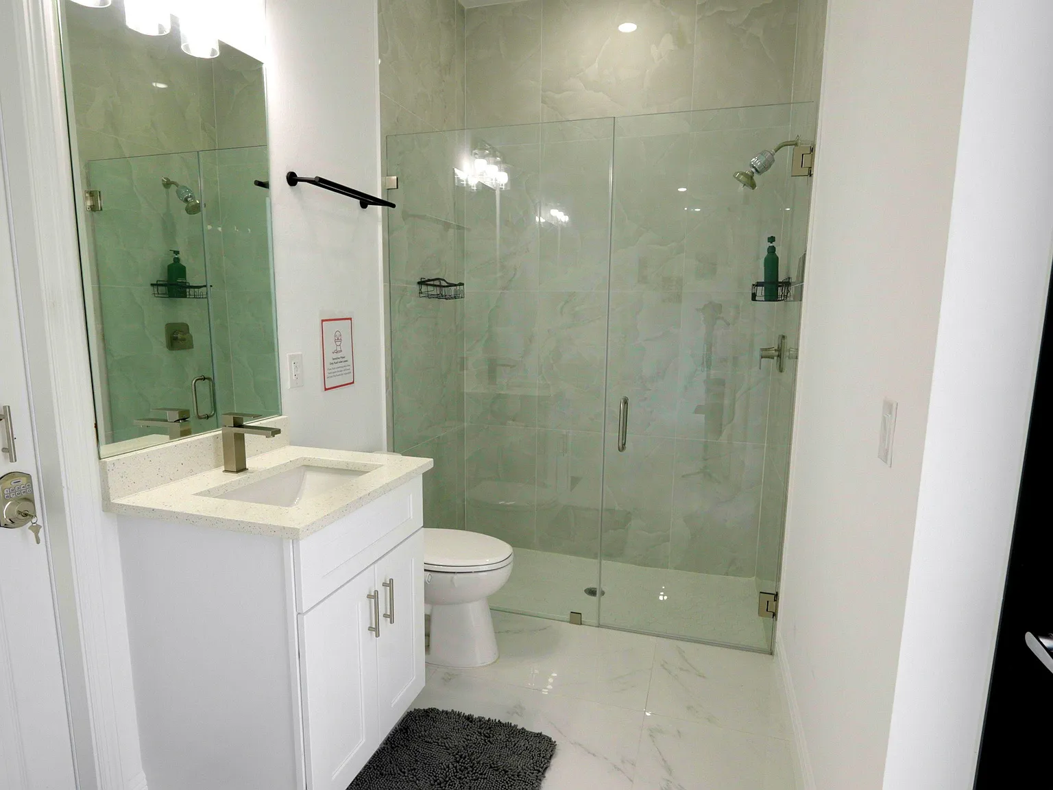 3 bed, 3.0 bath, 1300 sqft, $758 — Photo 2