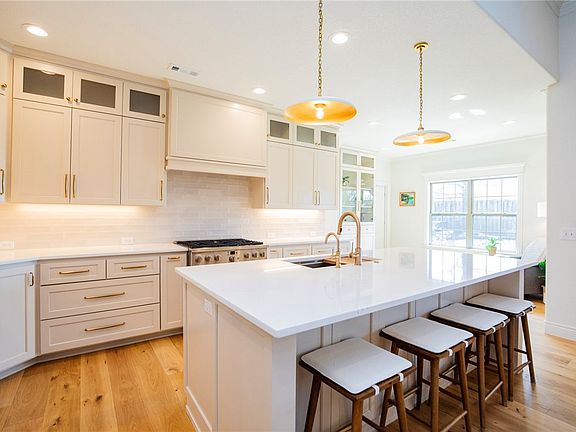 2nd image of 5620 Brighton Rd