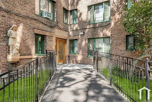 1 bed, $2,950 — Photo 1