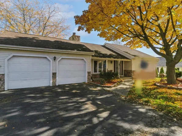 645 Stewart Ct, Gurnee, IL 60031