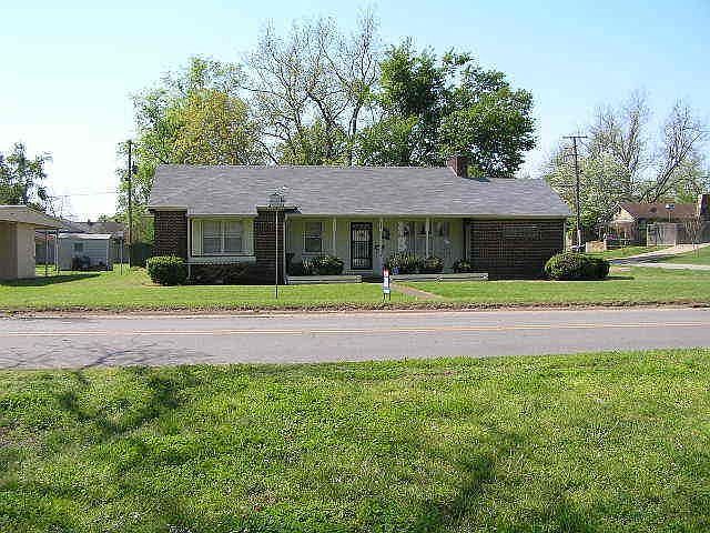 2nd image of 900 McLain St