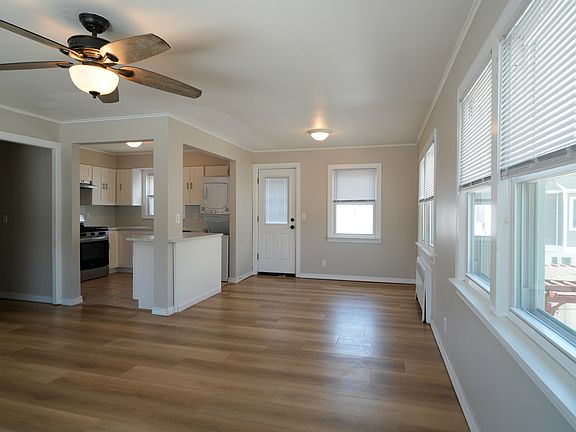 4th image of 59 Troy Ave Floor 2