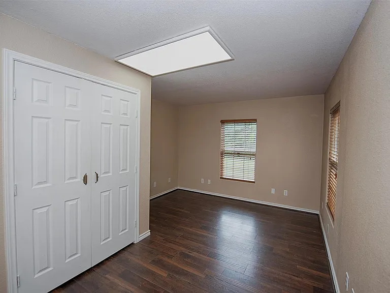715 Grand Ave — Photo 16